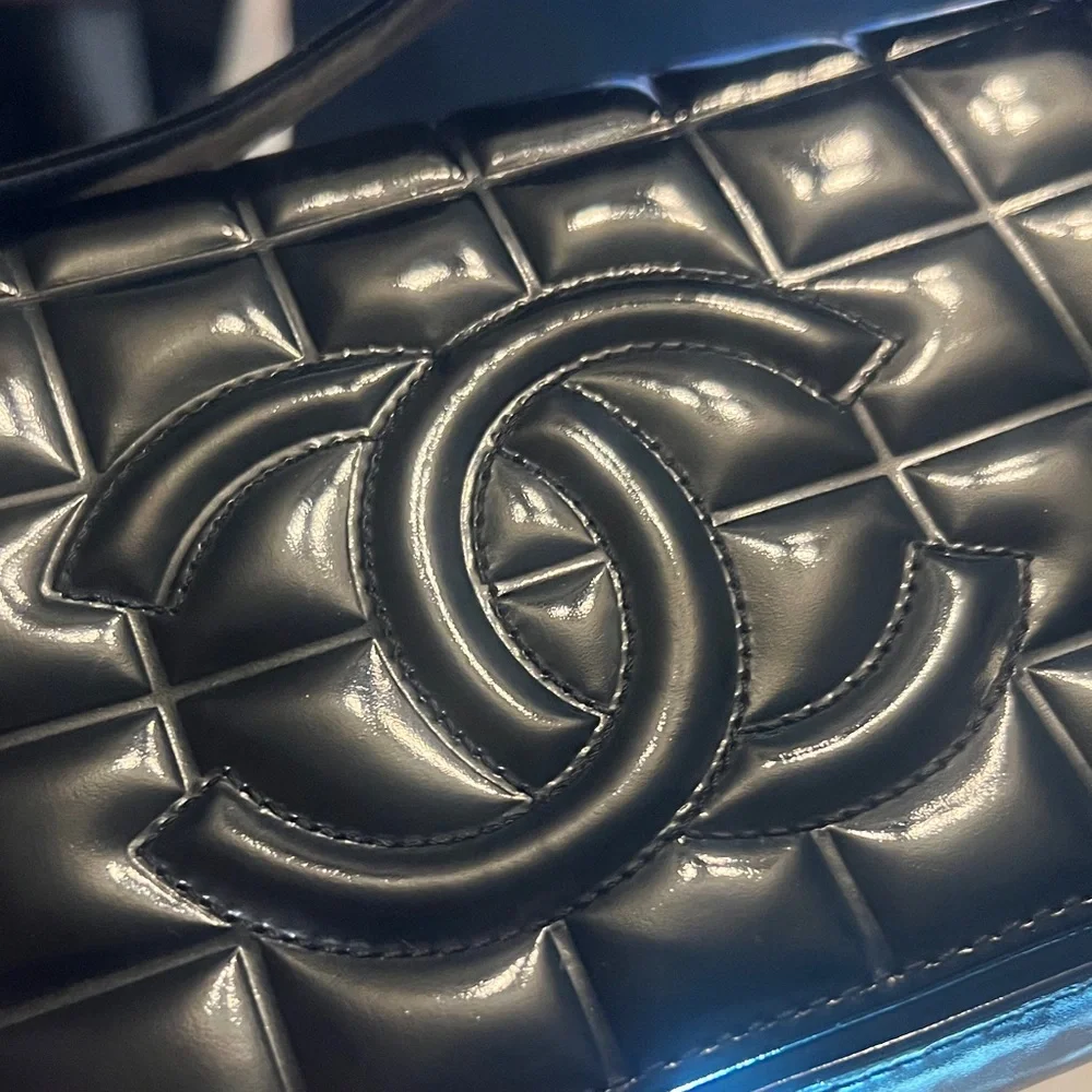 🖤 Authentic Vintage CHANEL Chocolate Bar Flap Bag 🖤 - Picture 8 of 16